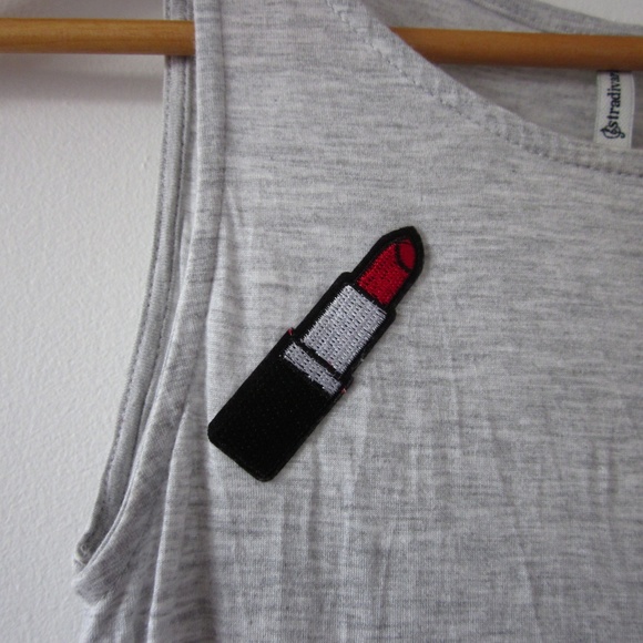 Stradivarius - Grey Tank Top with Lipsticks - Picture 4 of 6